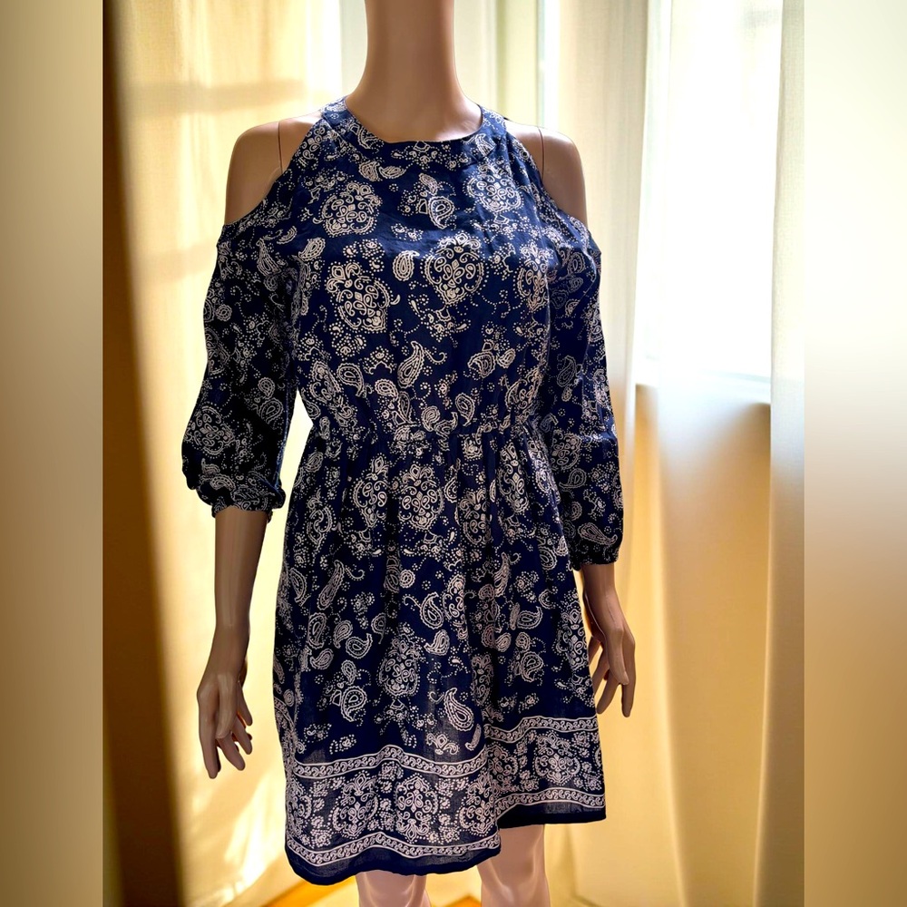 Sera Dress Blue Paisley 3/4 Sleeves Size Medium (3 for $12 item)